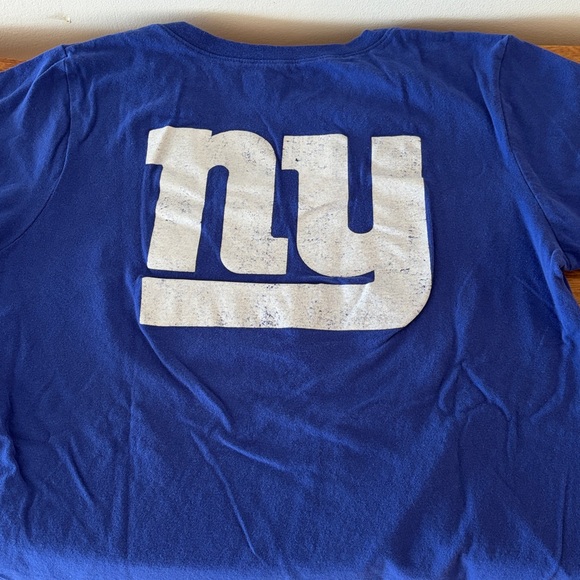 OTS NFL New York Giants Women's V-Neck Distressed Tee - Picture 4 of 7